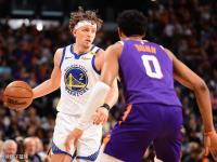 黑白直播-库里连续七场比赛得分超过连败，日本队挑战极限！的简单介绍