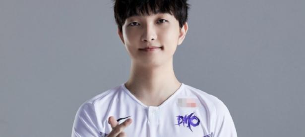 黑白体育-Rookie迎来十五赛季高光表现，日本队球迷沸腾！的简单介绍