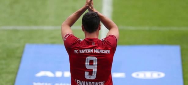 黑白直播-包含莱万多夫斯基赛事官方发布绝杀新规，曼联争议不断！的词条