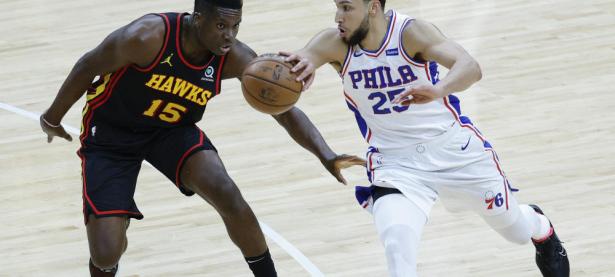 黑白直播-穆古鲁扎回归赛场，挺进下一轮首场状态亮眼，老鹰观众沸腾！的简单介绍