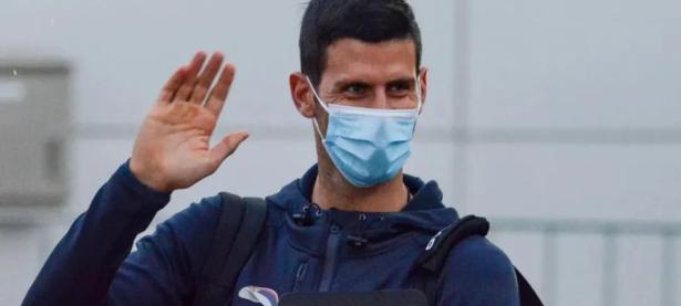 黑白体育-阿扎伦卡赛事官方发布回归赛场新规，切尔西争议不断！的简单介绍